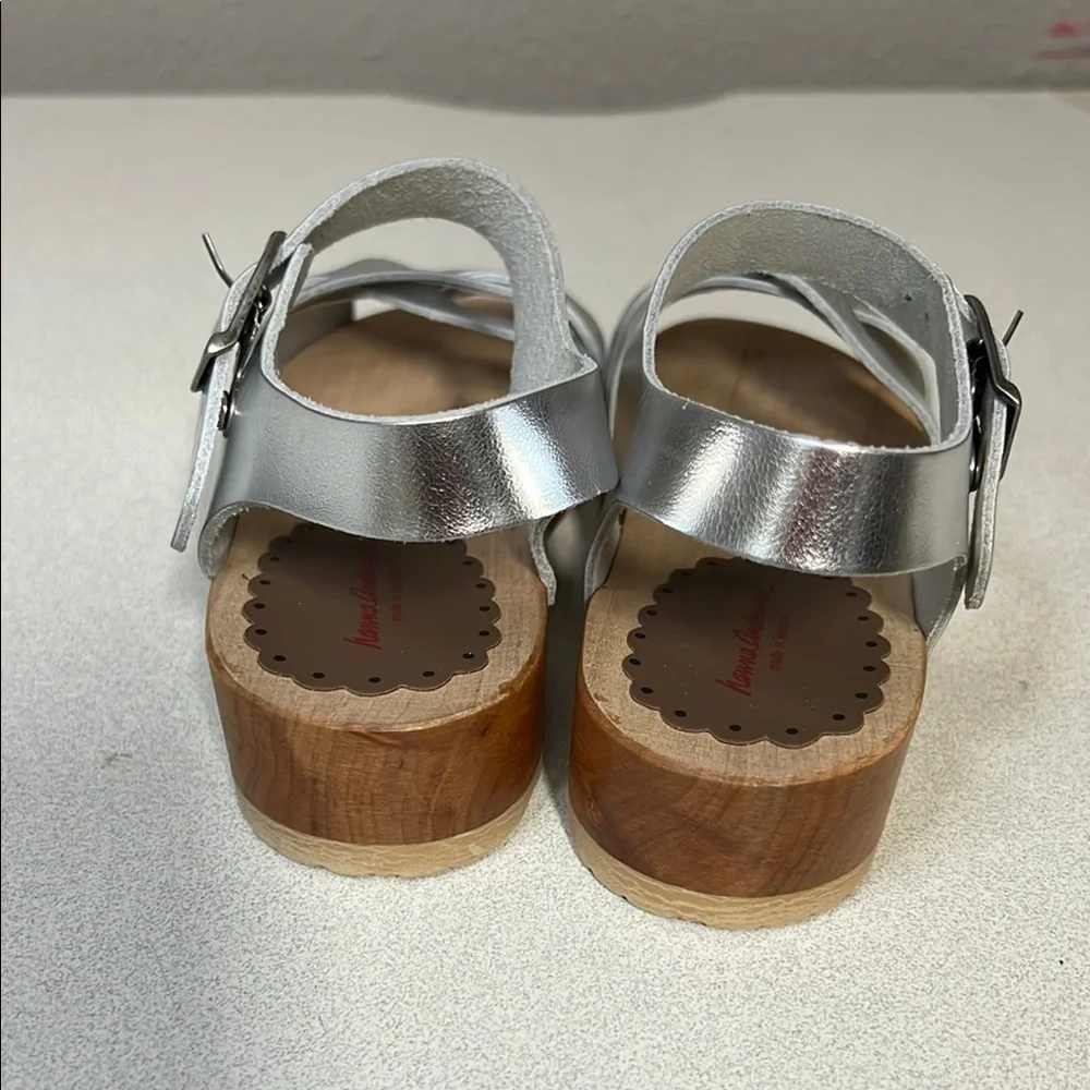 Hanna Andersson Silver Sandals for Effortless Style